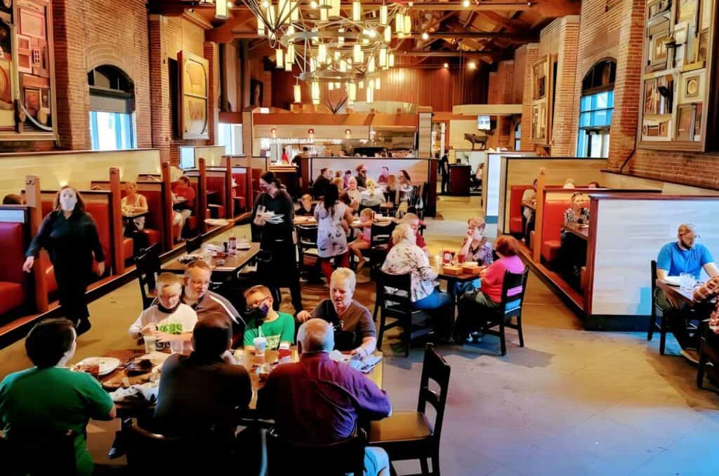 15 Best Restaurants in Kansas City, MO [2023 Updated]