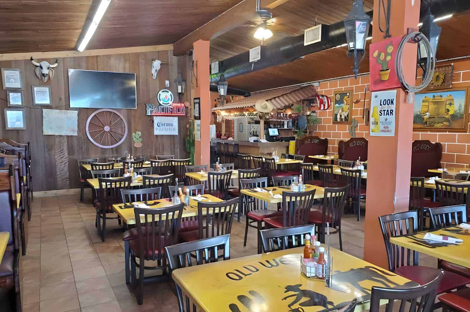 16 Best Mexican Restaurants in Des Moines, IA [2023 Updated]